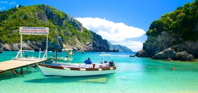 Korfu szigete, gyönyörű tengerparti látvánnyal Görögországban