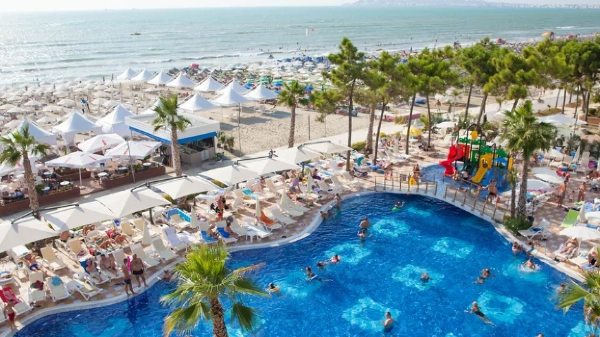 durres-albania-tengerpart