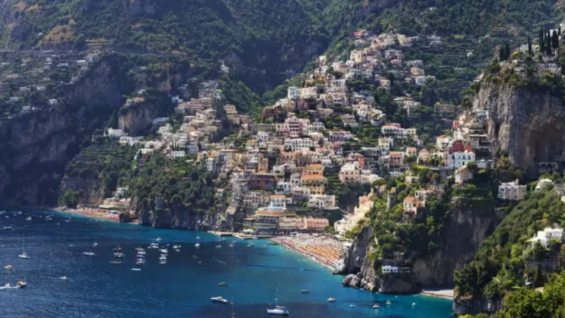 positano-amalfi-part-olaszorszag-szines-hazak